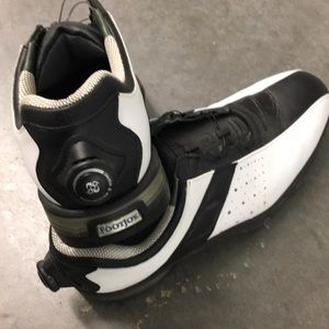 Men's golf shoes